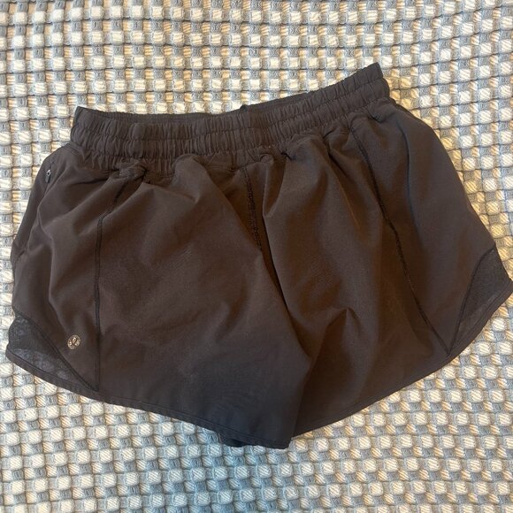 Lululemon Hotty Hot Shorts Black Mid Rise 4 inch - Picture 2 of 3